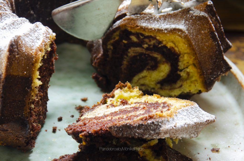 bizcocho marmolado de chocolate