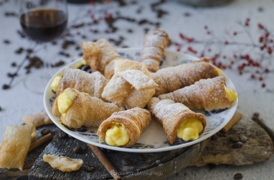 cañitas rellenas de crema pastelera