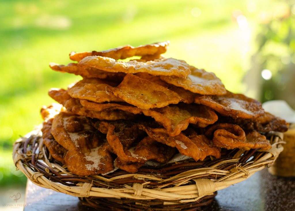 Orellas de antroido galegas