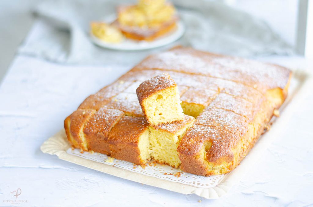 Bizcocho de yogur en gramos