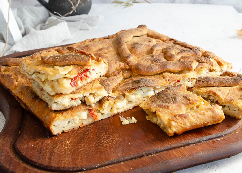 Empanada de bacalao con masa de pan