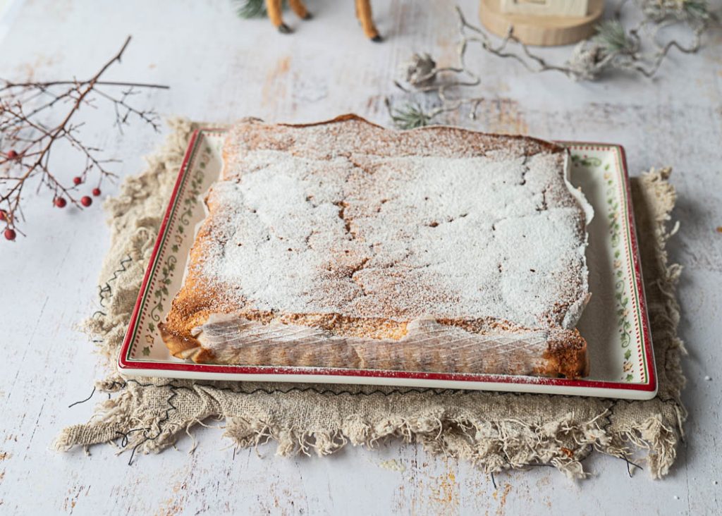 Tarta navideña de nata y almendra