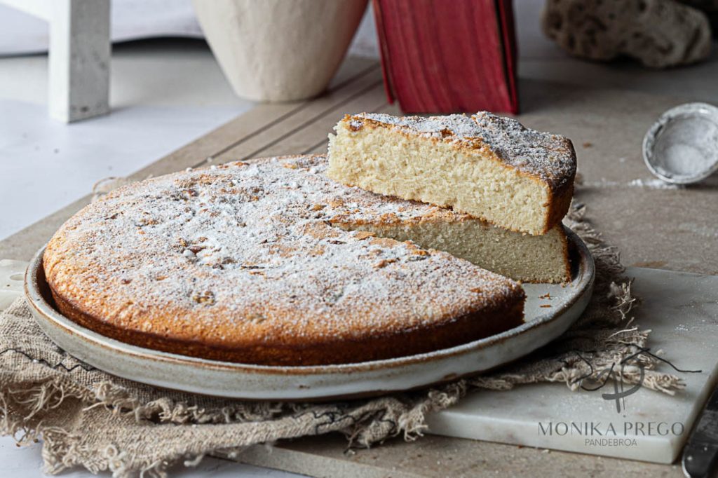 Tarta de nata y nueces