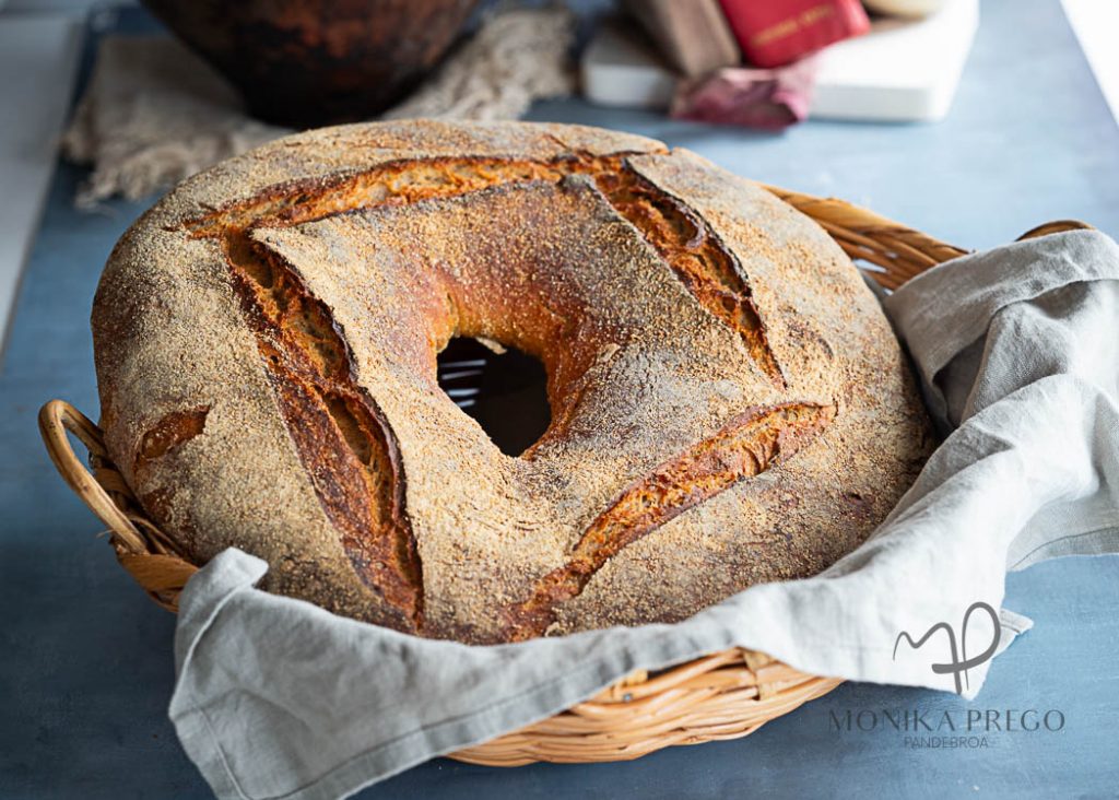 Rosca de pan de cereales