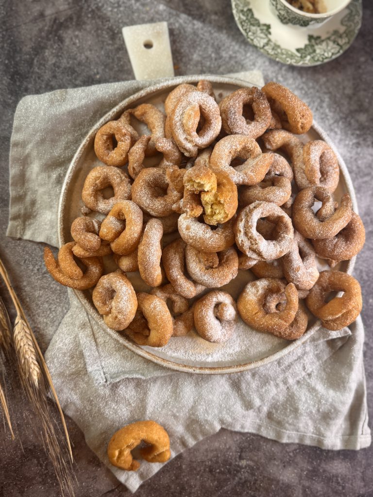 Plato de rosquillas caseras 