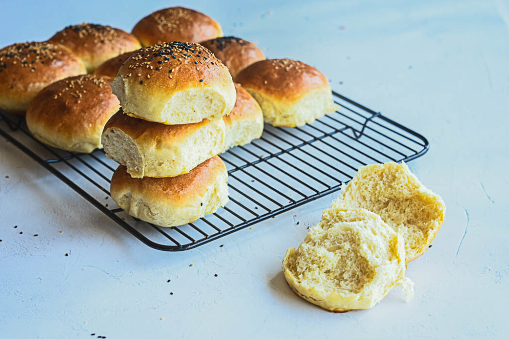 Panecillos de hamburguesa tipo brioche caseros